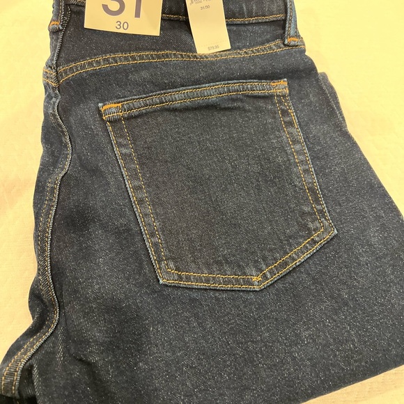 Gap men’s jeans - 31 X 30. Slim gap flex. Tag still on, never worn. - Picture 2 of 2